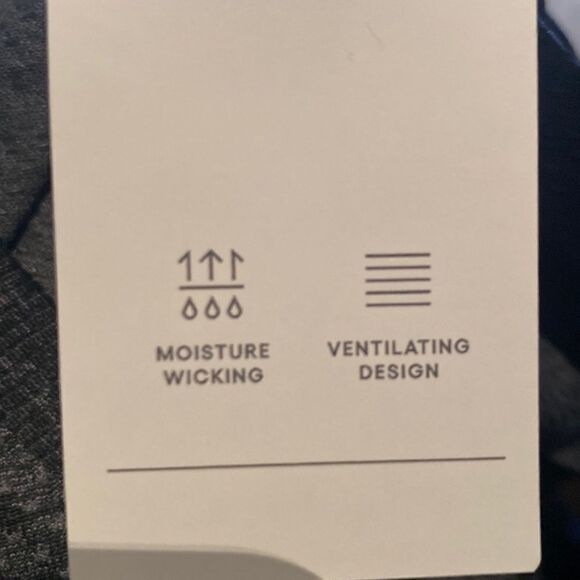 Women’s All In Motion Gray Seamless & Moisture Wicking Tank Top Size M NWT - Picture 11 of 11